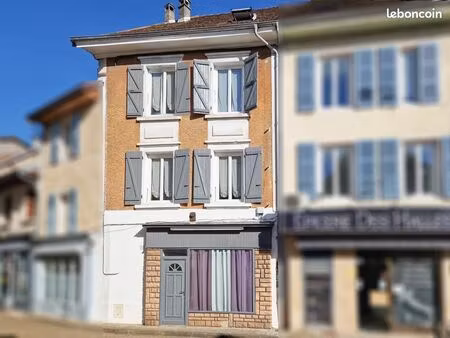 local 200 m² belley