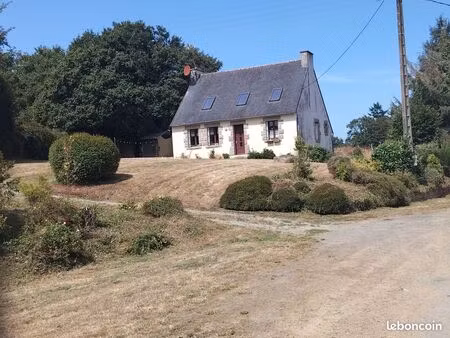 grande maison avec dépendances secteur callac