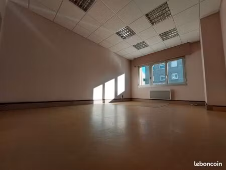 local 100 m² baraqueville