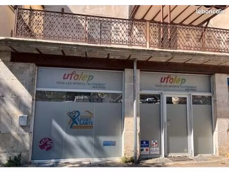 local commercial 70m2 tour de ville emplacement n1