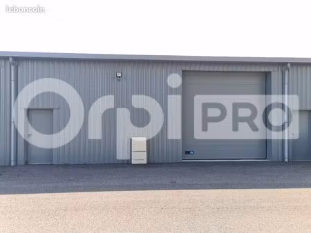 local d'activité 152 m²