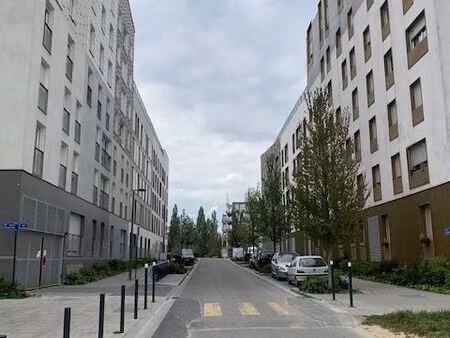 place de parking rue des ecuries à pontoise