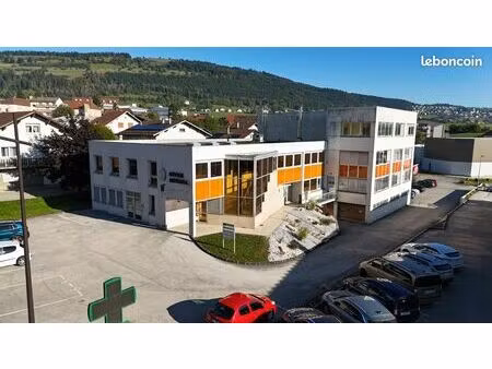 local 950 m² morteau