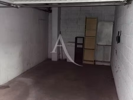 parking/box 14 m² aubervilliers