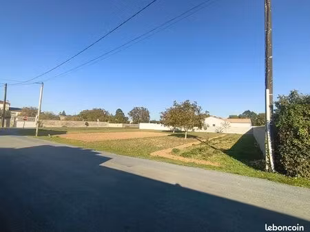 terrain 1 300 m² saint saturnin du bois