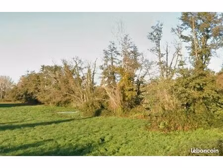 terrain 930 m² fargues