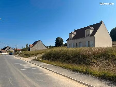 terrain 695 m² delincourt