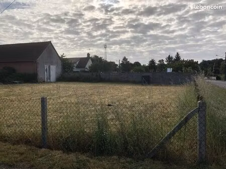 grange/entrepot sur terrain contructible 1130 m² viabilisé clôturé