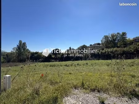 terrain 1564 m² clermont-le-fort