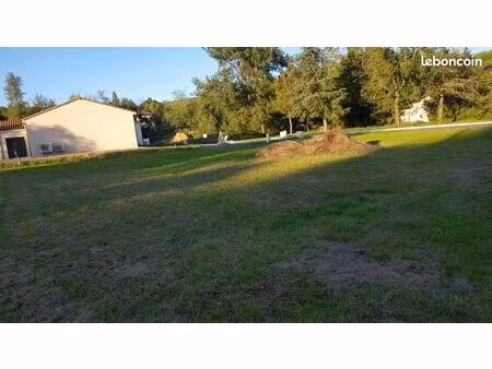 terrain viabilisé de 1200 m2