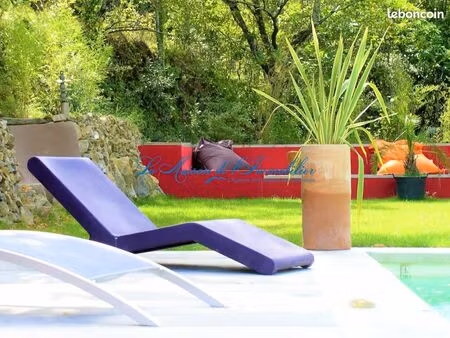 mas 13 pièces 359 m²