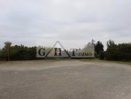 terrain 4 480 m² linas