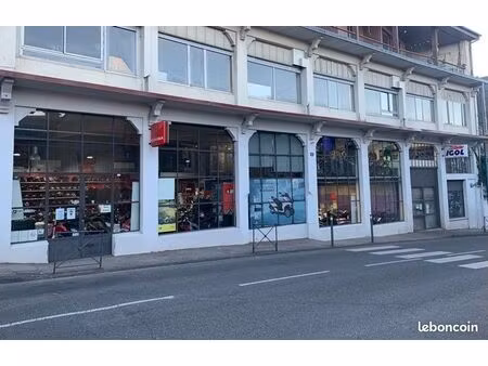 local centre ville 430 m2 avec parking