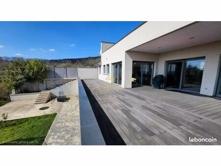 maison 9 pièces 274 m²