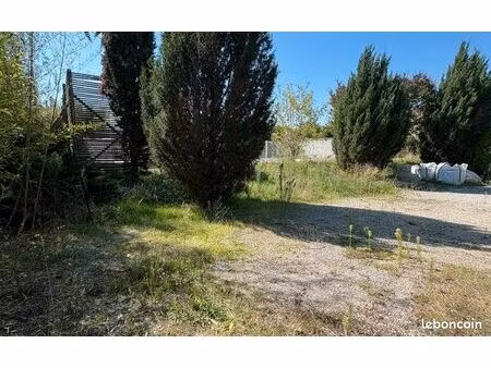 terrain 884 m² launaguet