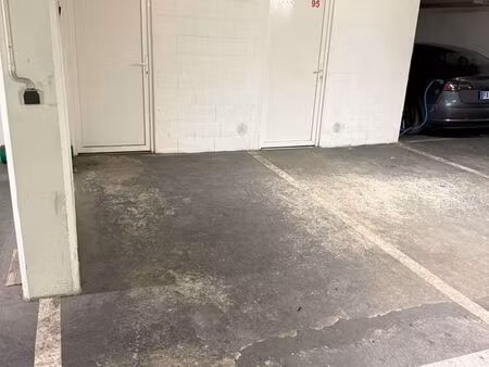 place de parking et box/cave pour stockage