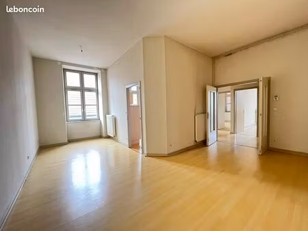 appartement 3 pièces 81 m²