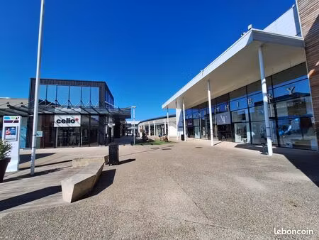 local commercial 347 m² saint-maximin