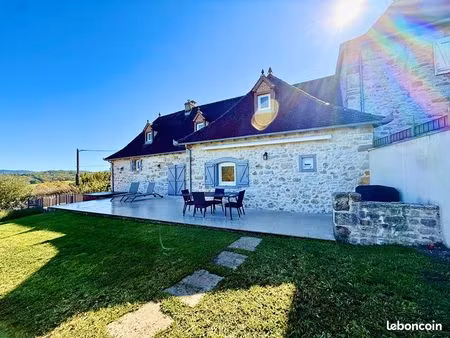 propriété 5 pièces 105 m²