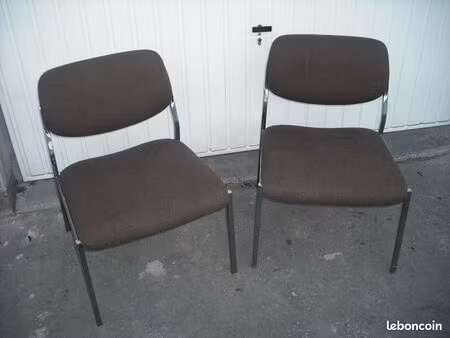 chaises bureaux ou salle d'attente