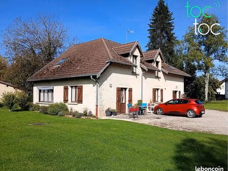 immeuble 8 pièces 182 m²