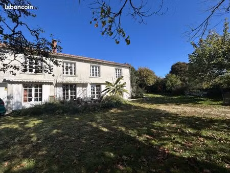 maison 8 pièces 215 m²