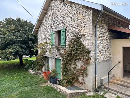 terrain 850 m² soleymieu