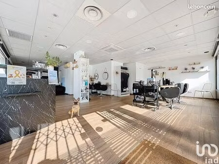 boutique 81 m² nozay