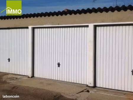 parking/box 1 pièce 14 m²