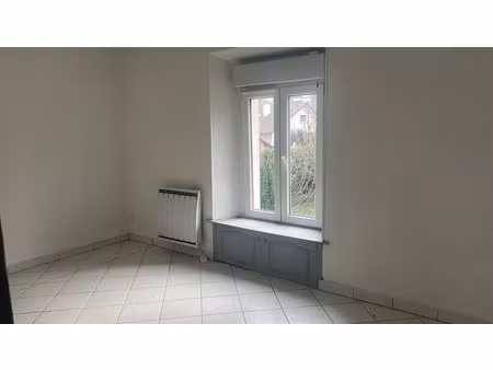 location appartement 2 pièces 28 m² à ris-orangis (91130)