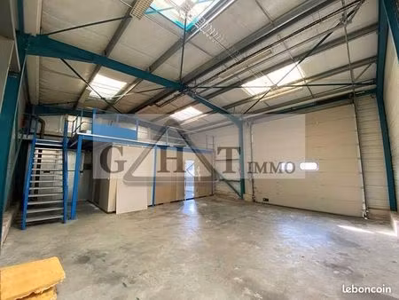 local industriel 180 m²