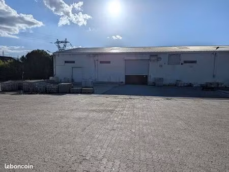 local industriel 360 m²