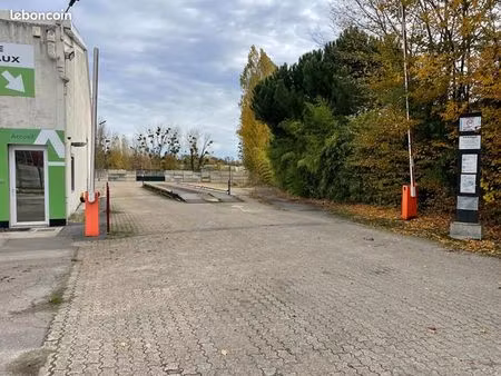 local industriel 360 m²