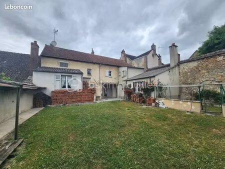 maison 9 pièces 163 m²