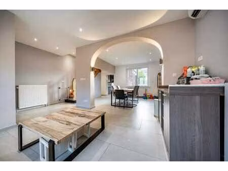 maison rénovée avec 3 ch et jardin