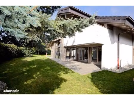 villa 5 pièces 178 m²