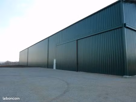 local d'activité 1 200 m²