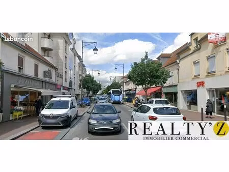 local restaurant 97 m²