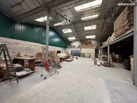 à louer entrepôt de stockage avec bureau à angoulême proche castorama