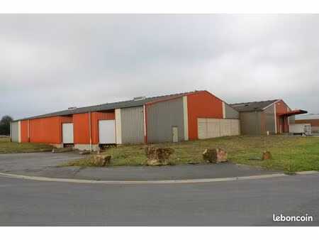 bâtiment industriel 2400 m²