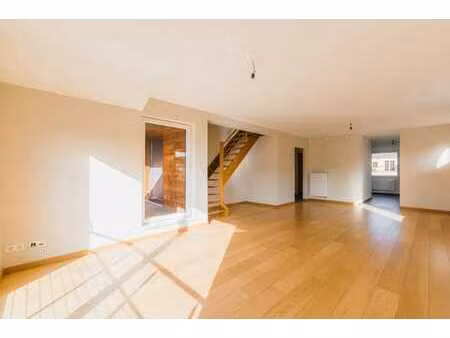 proche du centre -immeuble récent - excellent peb b