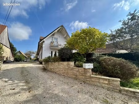 maison 7 pièces 220 m²