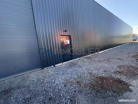 bureaux 840 m² lons