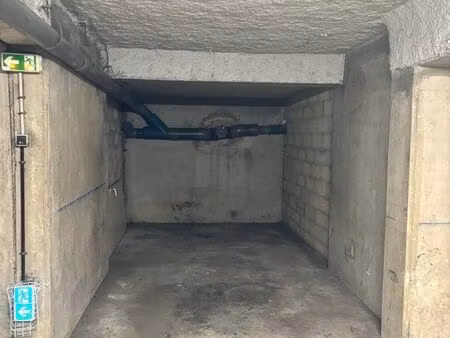 location parking moto scooter rosny