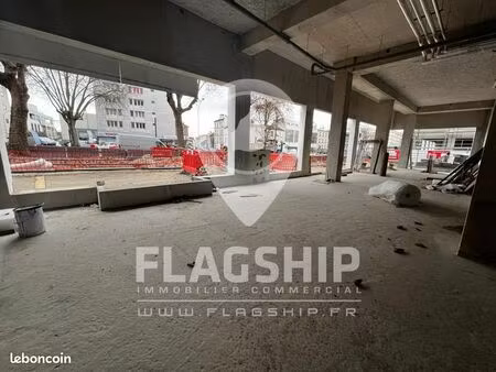 local commercial 256 m² bagneux