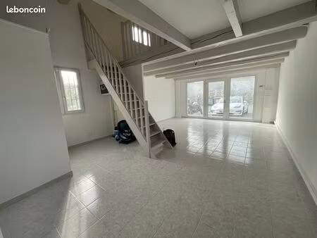 a louer local commercial 170m2