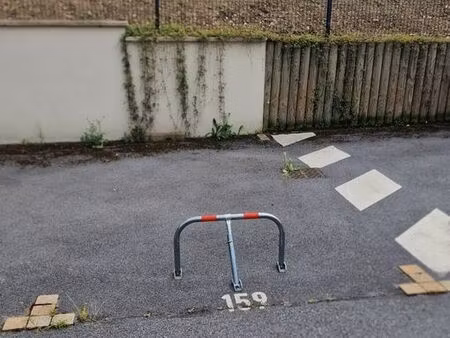 parking/box roissy-en-brie
