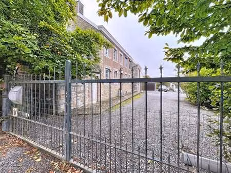 ravissante ancienne fermette avec prairie  box et hangar