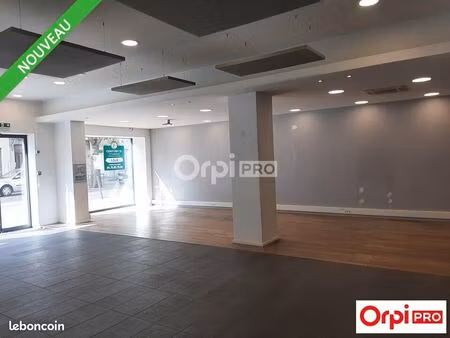 local commercial 200 m²