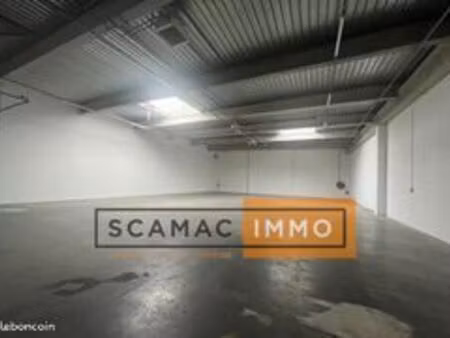 local d'activité 596 m²